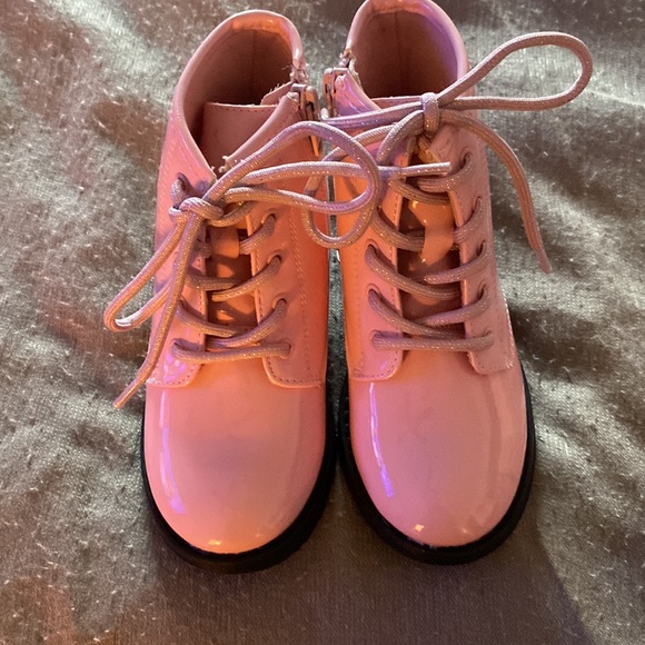 New size 10 girls shoes. - Picture 6 of 6